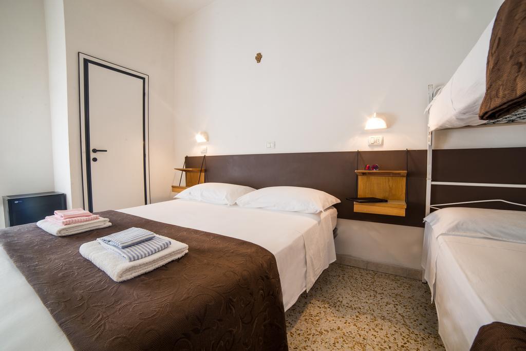 Hotel Nuovo Fiore Cattolica Room photo