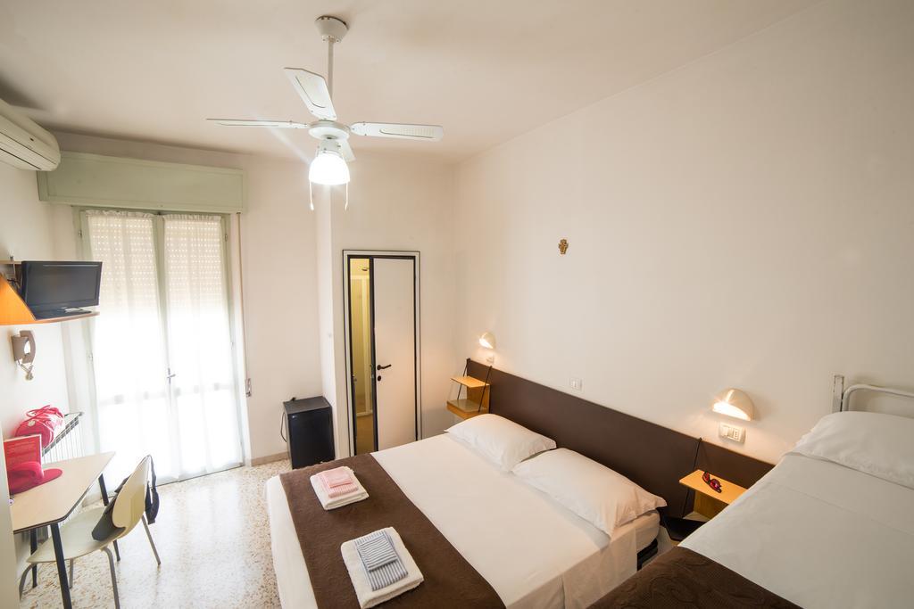 Hotel Nuovo Fiore Cattolica Room photo