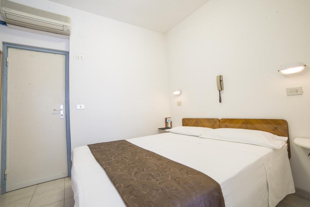 Hotel Nuovo Fiore Cattolica Exterior photo