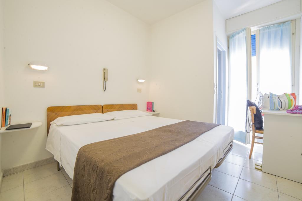 Hotel Nuovo Fiore Cattolica Exterior photo